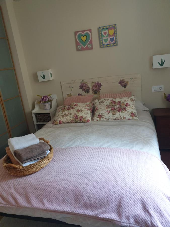 Apartamento Cine Colon 2 Ribadeo Eksteriør billede