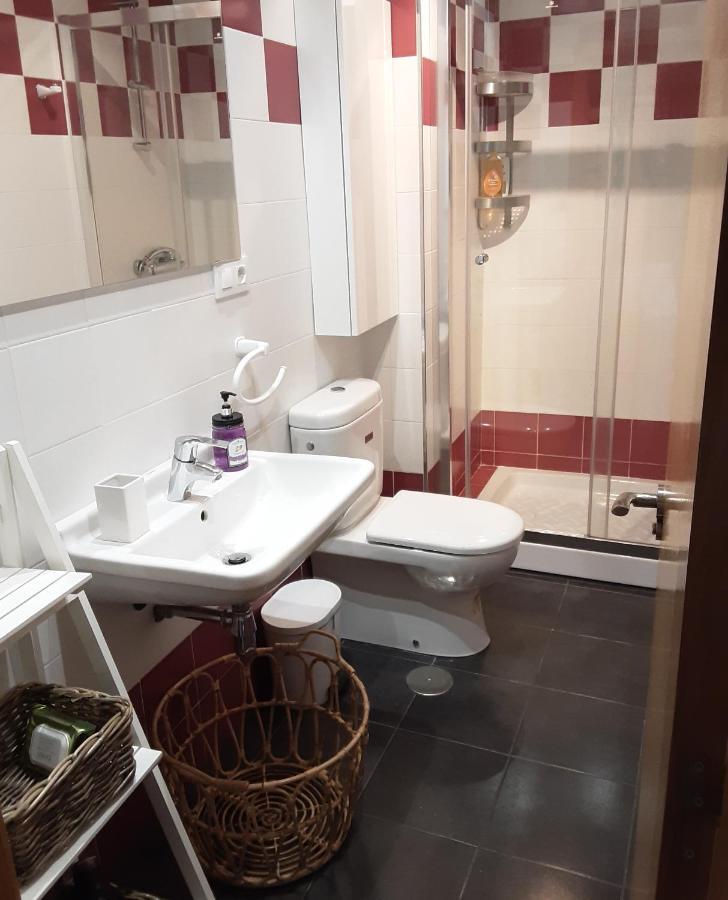 Apartamento Cine Colon 2 Ribadeo Eksteriør billede