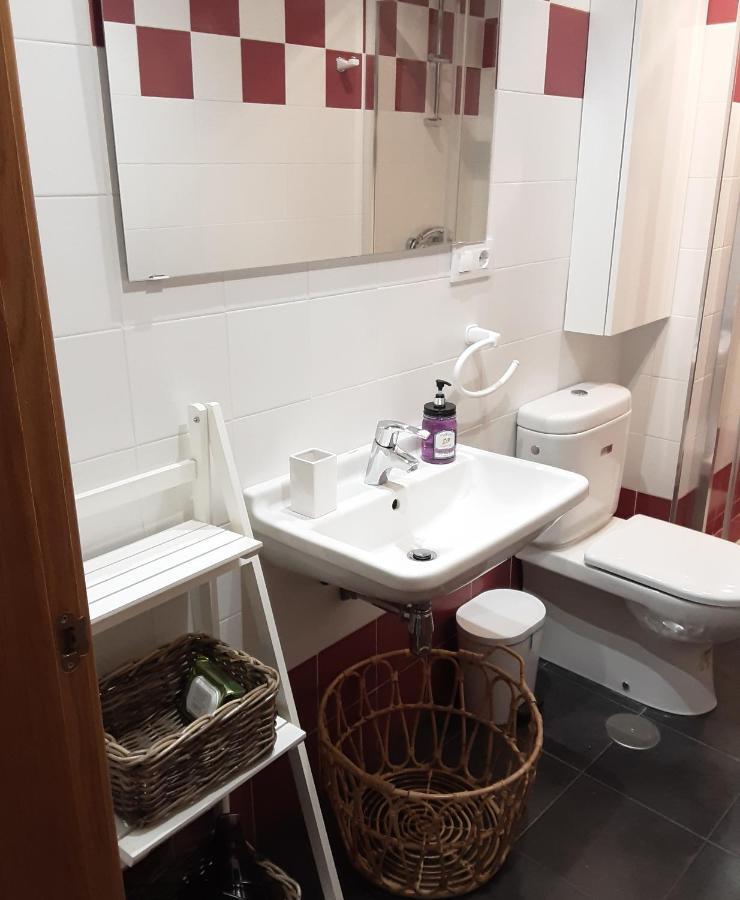 Apartamento Cine Colon 2 Ribadeo Eksteriør billede