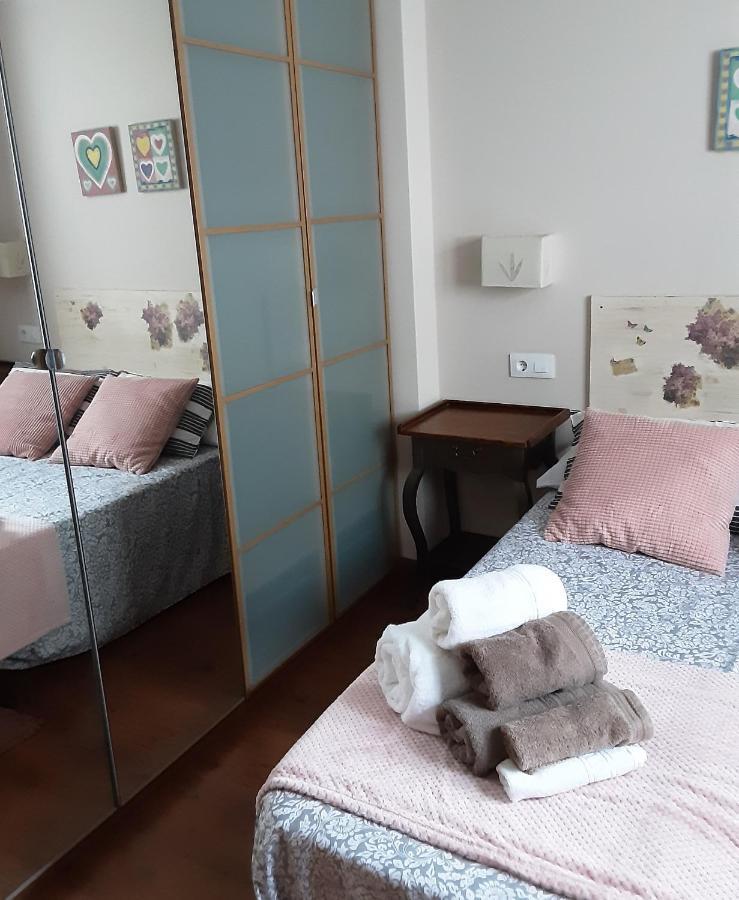 Apartamento Cine Colon 2 Ribadeo Eksteriør billede