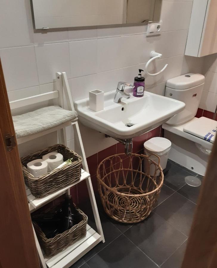 Apartamento Cine Colon 2 Ribadeo Eksteriør billede